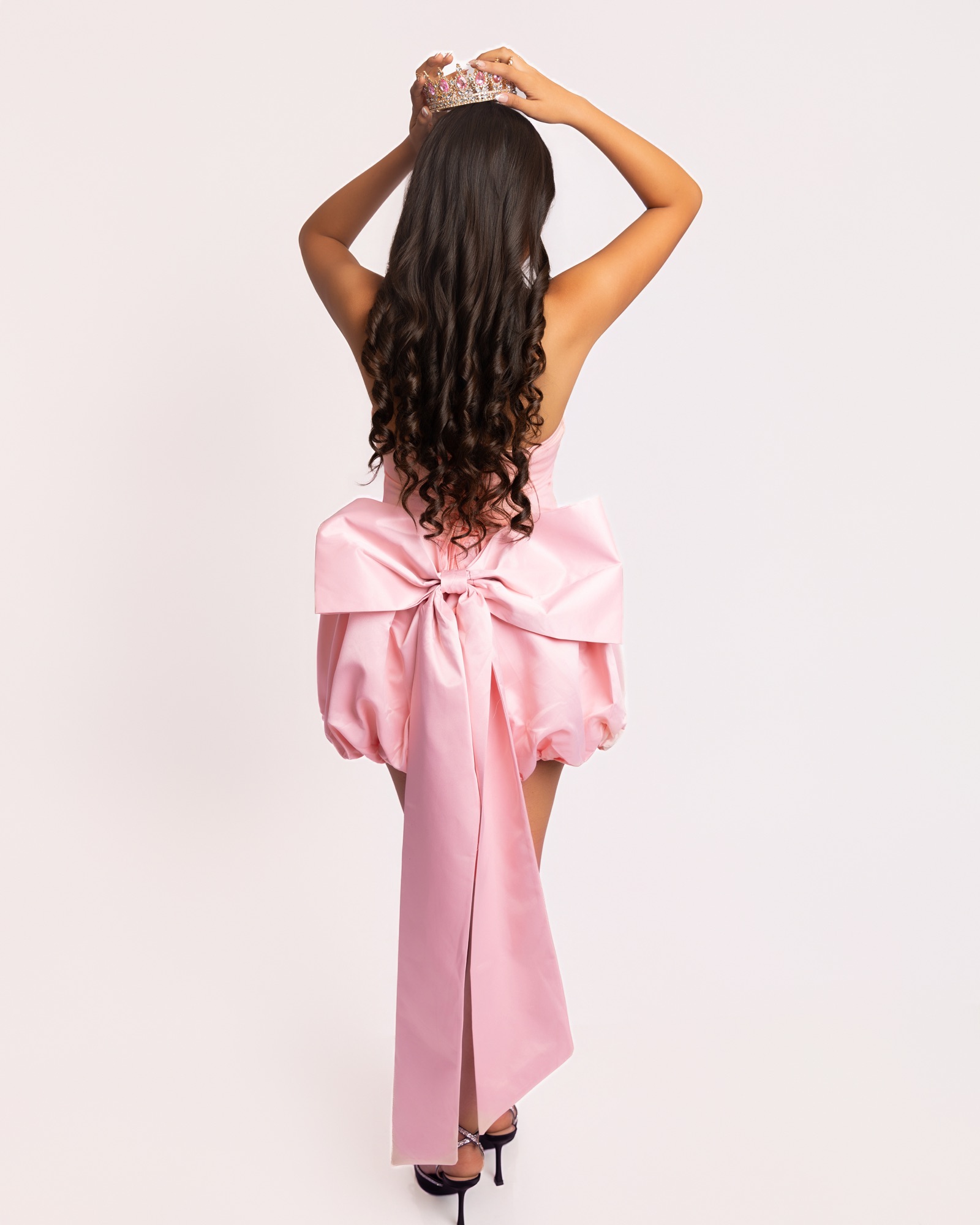 Crown and bow — Nu Vibes Photography portrait